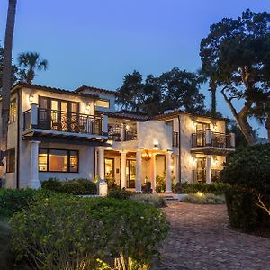Black Dolphin Inn